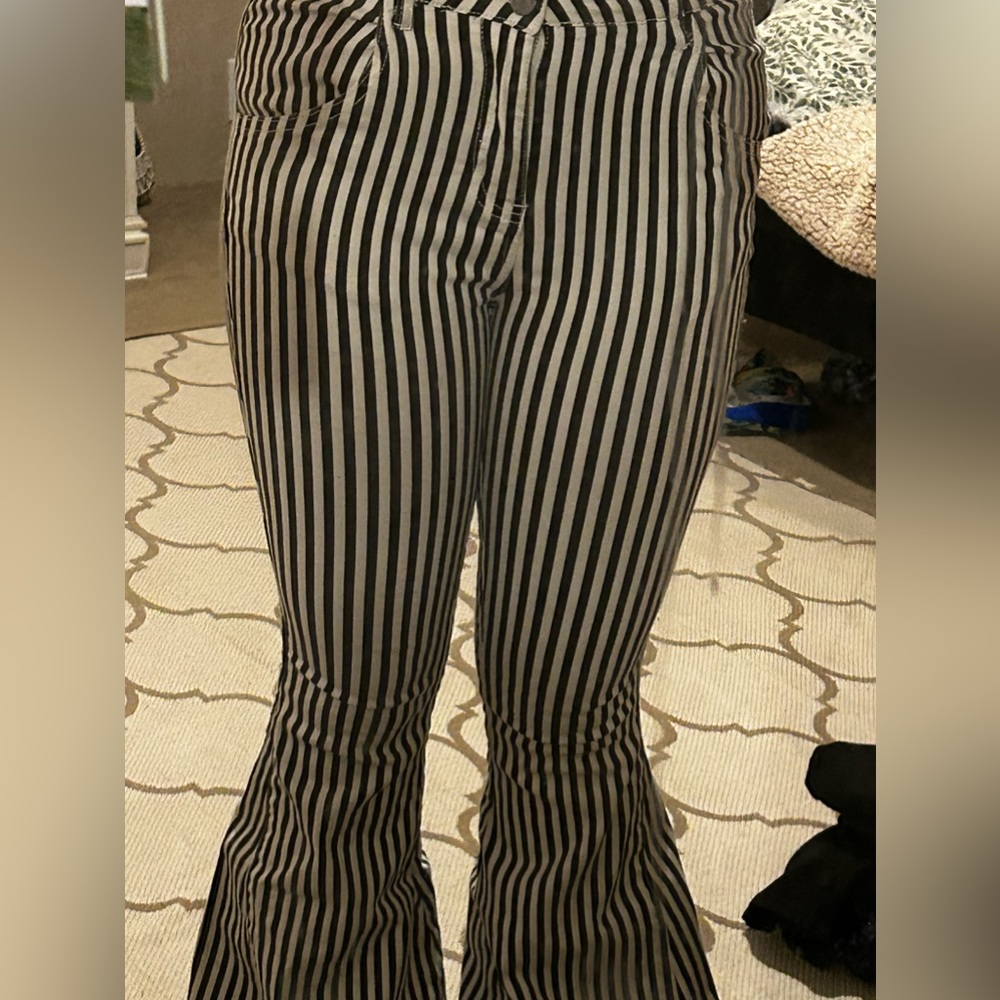 Striped Bell Bottom Jeans, Black and white, size small maybe like a 4, 🍑👍